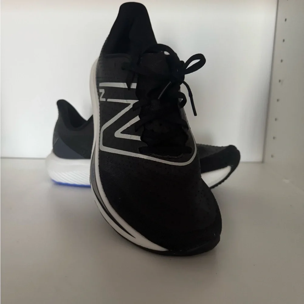 New Balance Women’s sneakers - Picture 1 of 3
